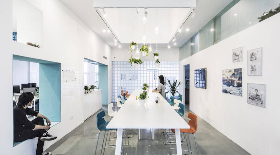 用綠色植物點(diǎn)綴的辦公室設(shè)計(jì)