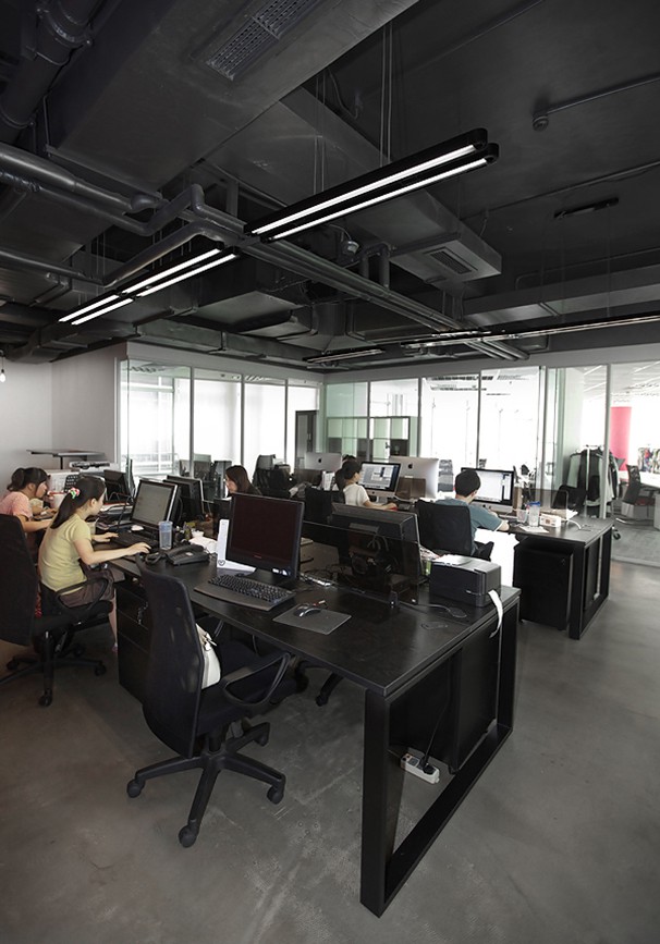 珂璧開放式辦公區(qū)域裝修設(shè)計實景圖