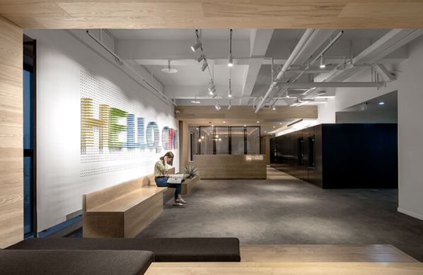 集團(tuán)辦公室設(shè)計(jì)的半開(kāi)放模式